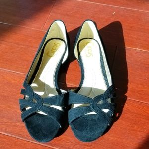 Adorable peep toe flats